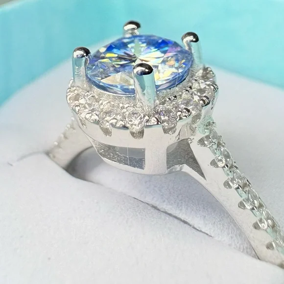 ⭐ 1ct Ice Blue Moissanite Halo Ring – Size 8 - Never Worn- 𝐆𝐑𝐀 𝐂𝐄𝐑𝐓𝐈𝐅𝐈𝐄𝐃